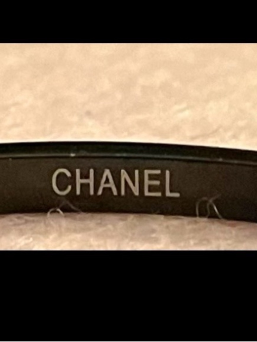 Non-Branded, Designer Ins. Black & Gold Double CC Hinge Bangle Bracelet NWOT - Picture 4 of 8